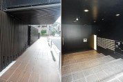 石川台 聖なる住まい シックなデザインのエントランスホール。