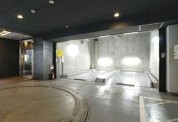 牛込柳町 モノトーンデザインのスタイリッシュ 敷地内駐車場も完備！