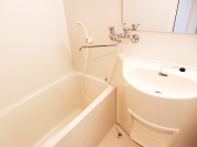 神楽坂 風情・高級感ある佇まいのハイグレード 浴室乾燥機付きのバスルーム。