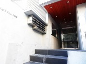 恵比寿 人気のコンクリートデザイナーズ オートロックで安心の建物です。