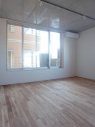 新鎌ヶ谷 Y&#039;s Cube 広々としたリビングダイニングで家具の配置も自由自在。