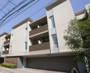 西早稲田 モダンなデザインの居住空間 2006年築の鉄筋コンクリート造。