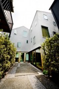 下北沢 シモキタハウス 閑静な住宅地に佇むデザイナーズテラスハウス。