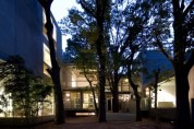新代田 羽根木の森 閑静な住宅地に佇むデザイナーズマンション。