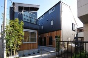 東高円寺 木のぬくもりがあたたかいアパートメント 閑静な住宅地に佇むデザイナーズアパート！